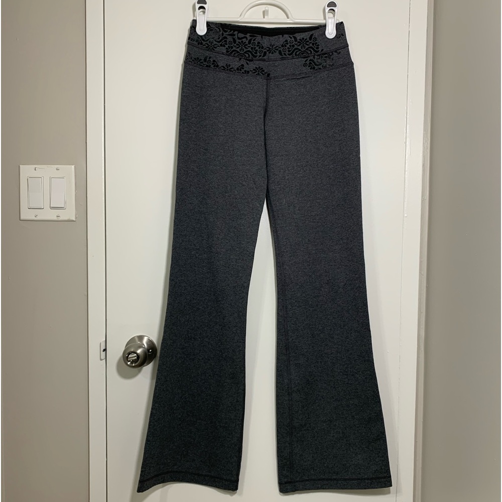 Lululemon Groove Pant II (Flare) - Heathered Gray with Black Floral Print